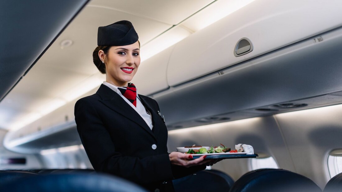 Какие выводы делает стюардесса по одежде пассажиров?