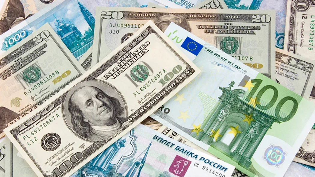 Доллар впервые с 23 февраля опустился ниже 80 рублей