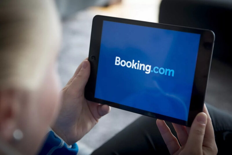      Booking.com   