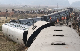 21.11.2016, 100 человек погибли при крушении поезда в Индии